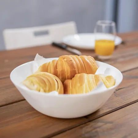 Jamor Terrace By Homing *